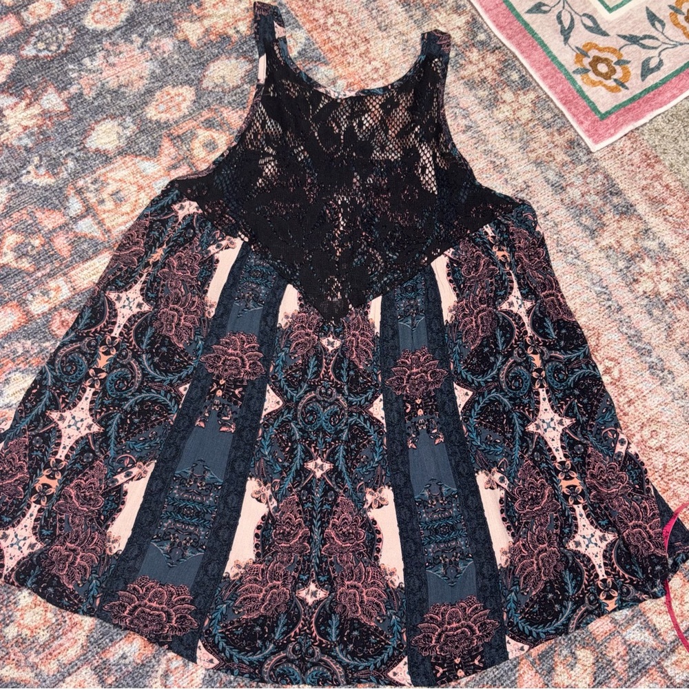 Free People Count Me In Trapeze Tunic Top black / pink combo paisley with lace - Picture 13 of 15